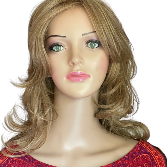 Daisy Fuentes wow wig by Luxhair color 14/26 regular style long & Luscious - Picture 7 of 15